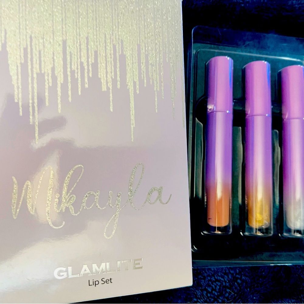 Mikayla Lip Set